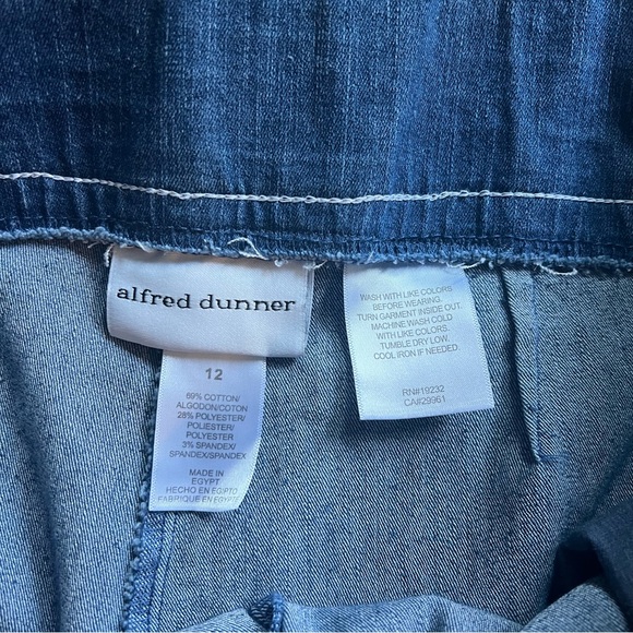 Alfred Dinner Allure Capri Jeans Size 12 NWT - Picture 2 of 10